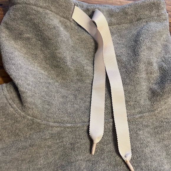 Lululemon fleece pullover size 6 - Picture 10 of 12